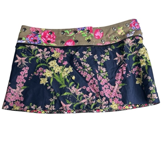 Zand Amsterdam Reversible Convertible Festival Skirt. One Size - Picture 4 of 10
